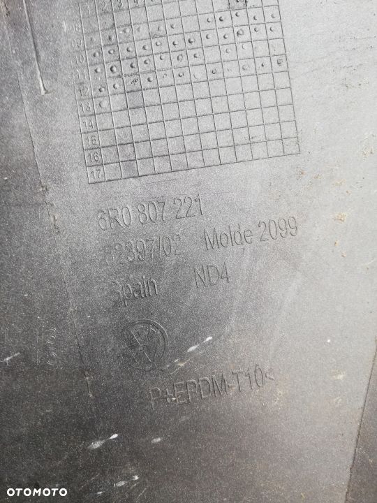 ZDERZAK VW POLO 6R0 807 221 - 6