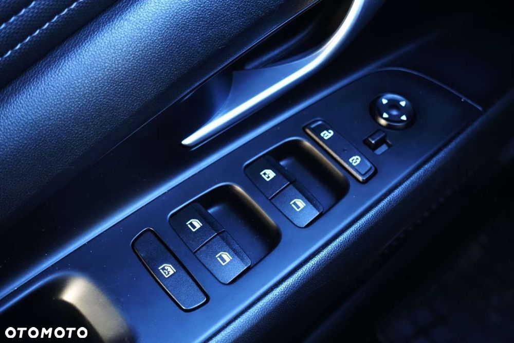 Hyundai Elantra - 11