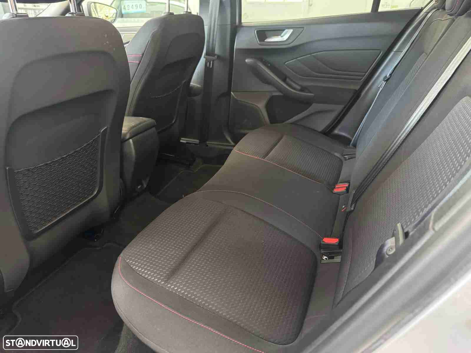 Ford Focus 1.0 EcoBoost ST-Line - 21