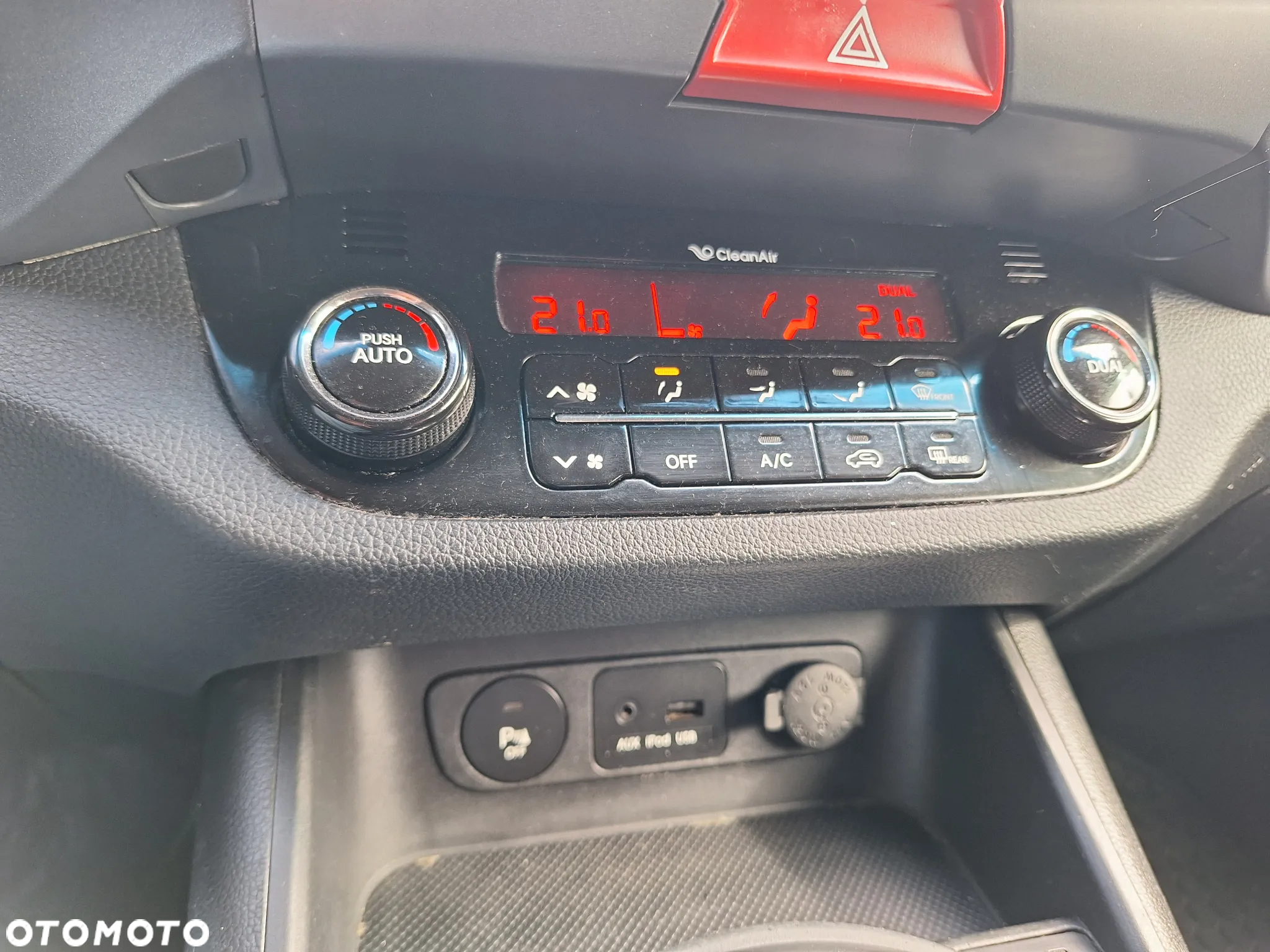 Kia Sportage 2.0 CRDI 4WD Fifa World Cup Edition - 26