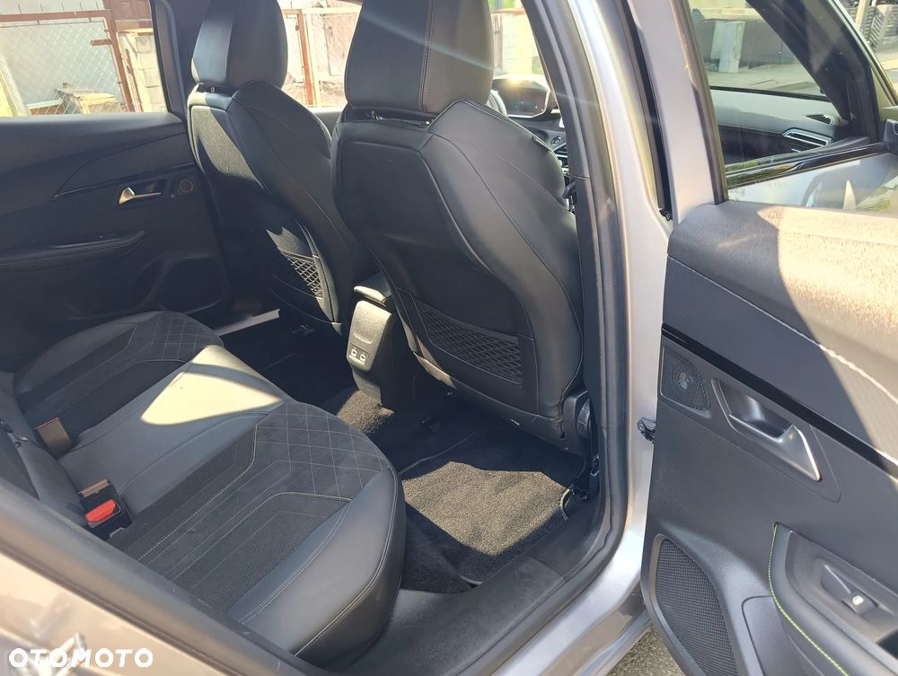 Peugeot 2008 PureTech 155 EAT8 GT - 14