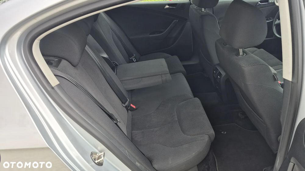 Volkswagen Passat 1.9 TDI Comfortline - 10