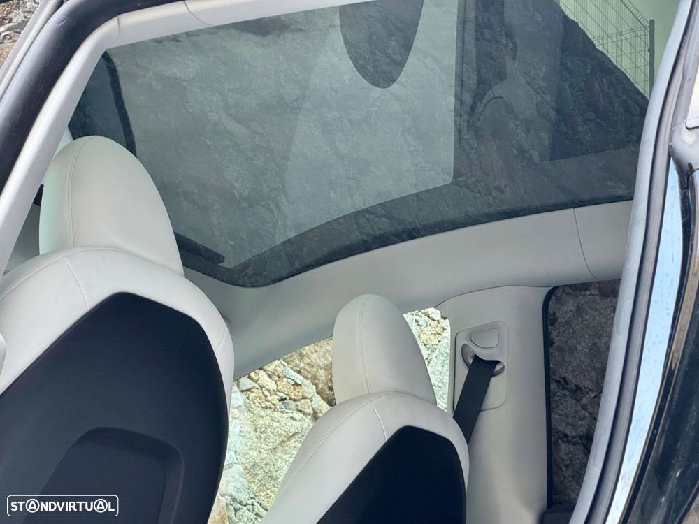 Tesla Model Y Long Range Tração Integral - 28