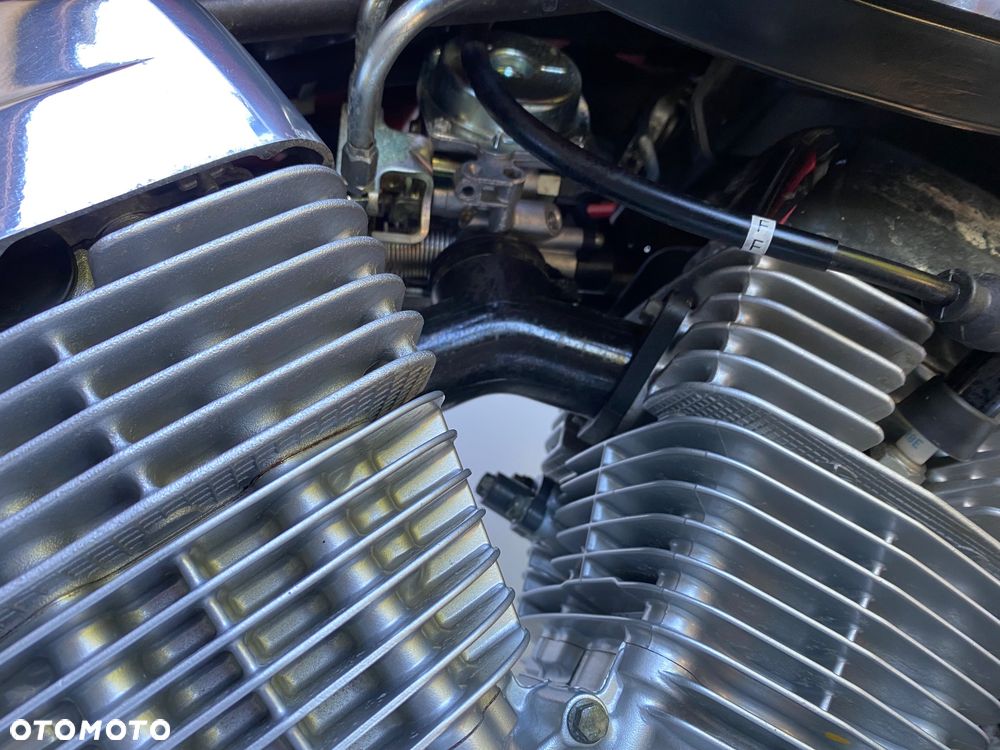 Suzuki Intruder - 32