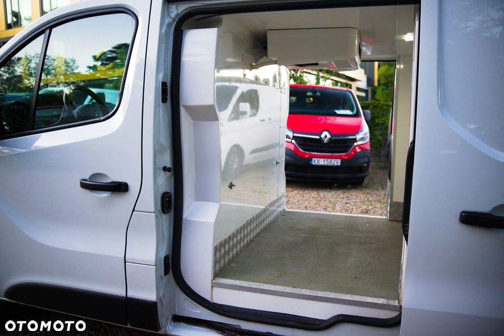 Opel Vivaro Chłodnia 2x drzwi - 17