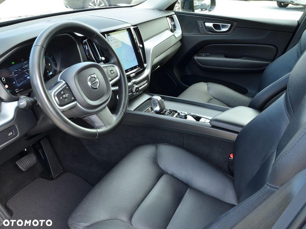 Volvo XC 60 B4 D AWD Momentum Pro - 12