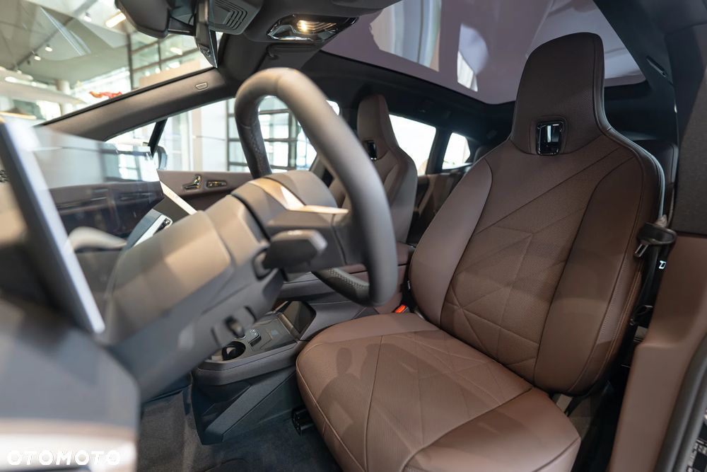 BMW iX - 39
