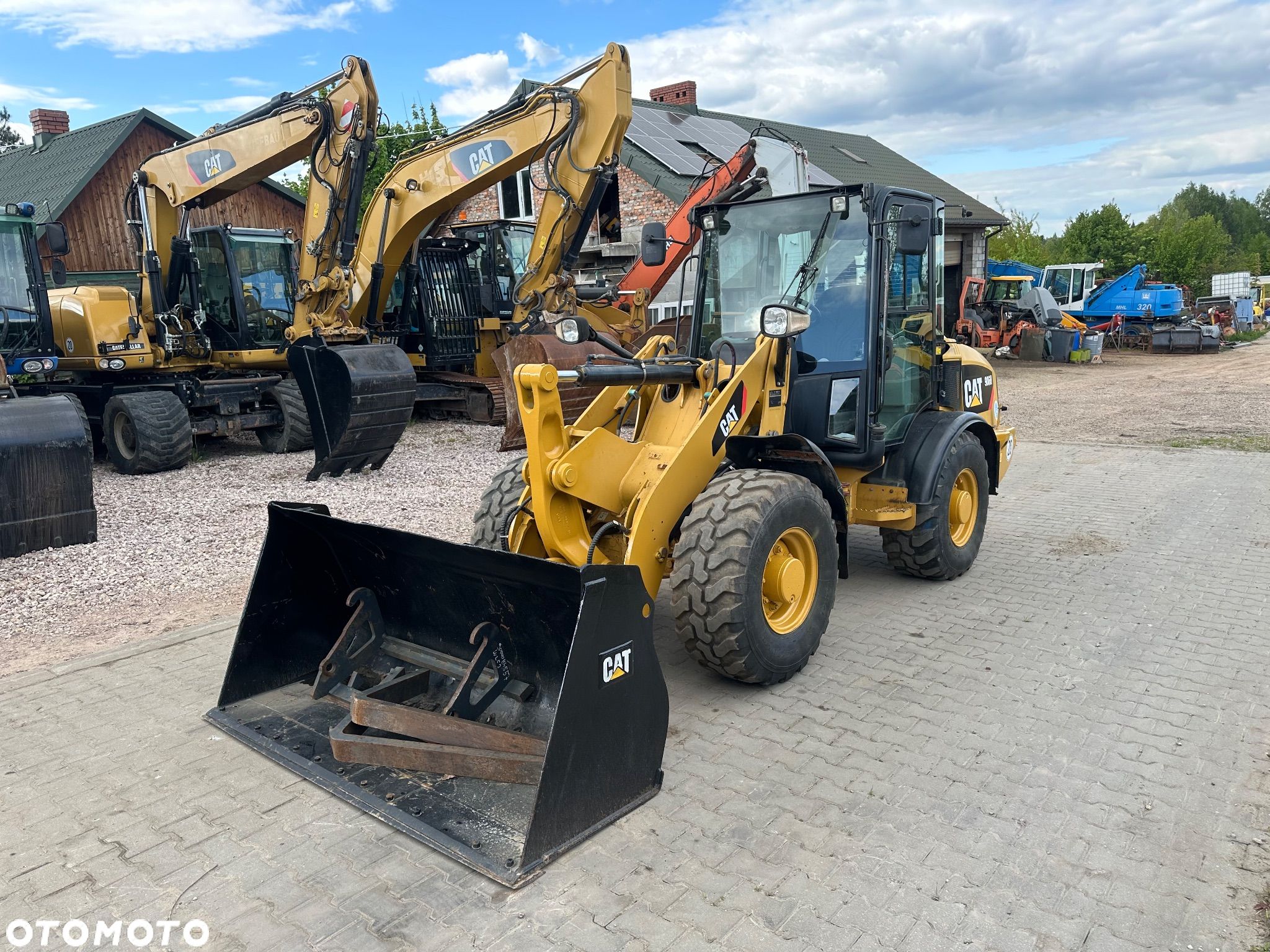 Caterpillar 906H - 1