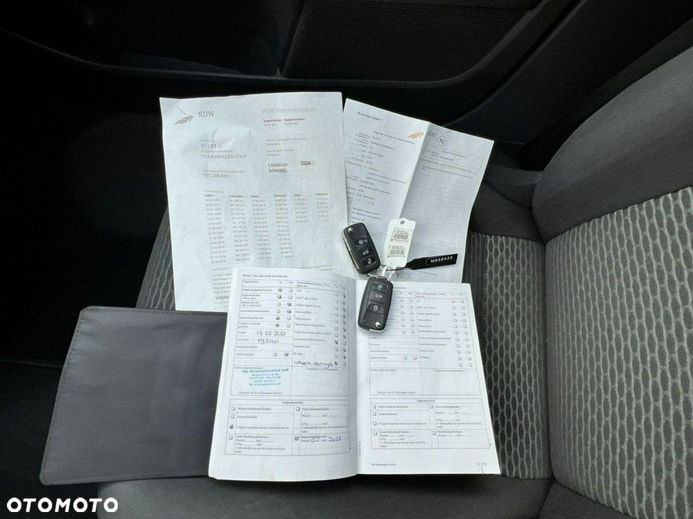 Volkswagen Golf - 16