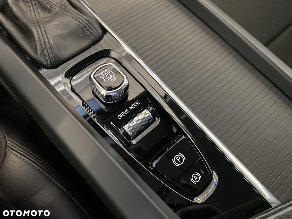 Volvo V60 T5 Momentum Pro - 13
