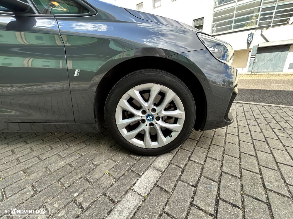 BMW 225xe Active Tourer - 32