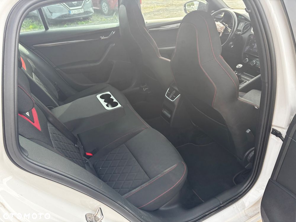 Skoda Octavia 2.0 TDI (Green tec) RS - 25