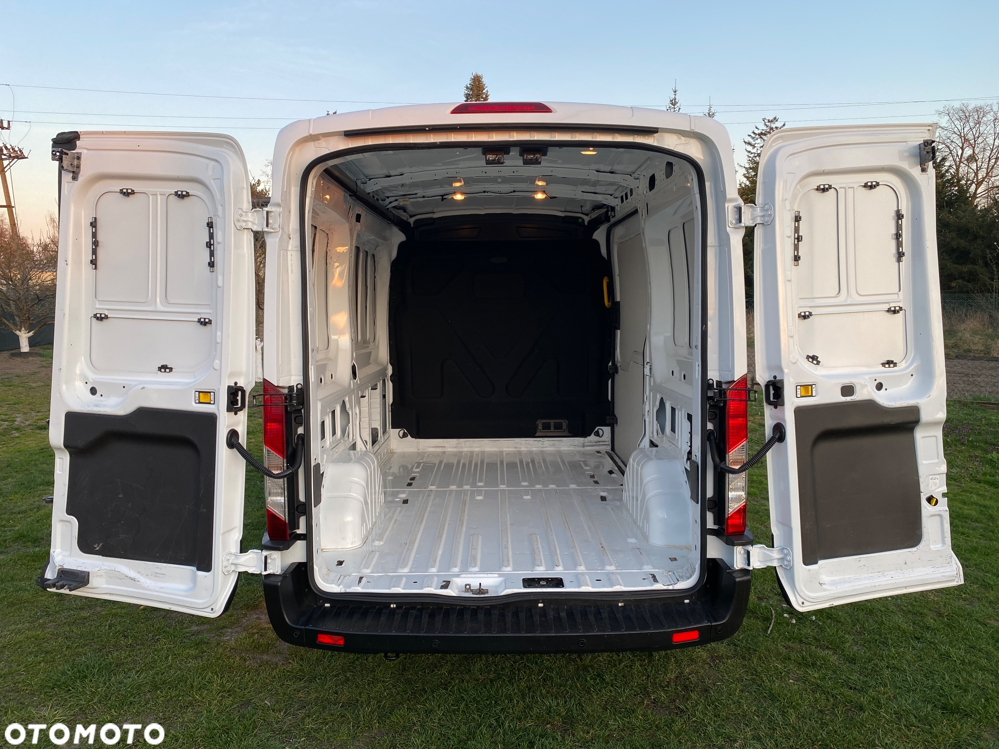 Ford Transit - 12