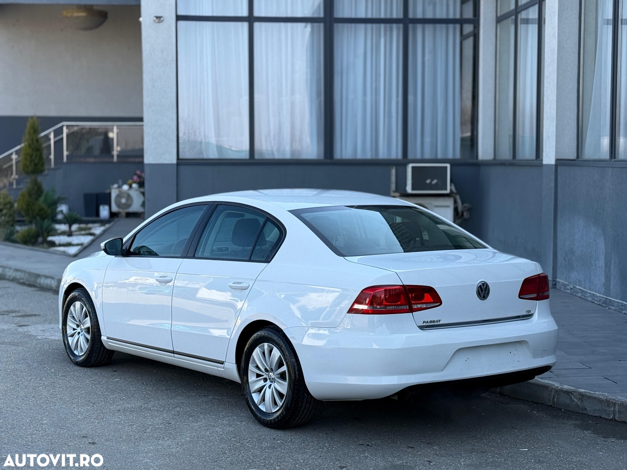 Volkswagen Passat - 15