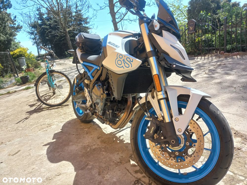 Suzuki GSX - 8