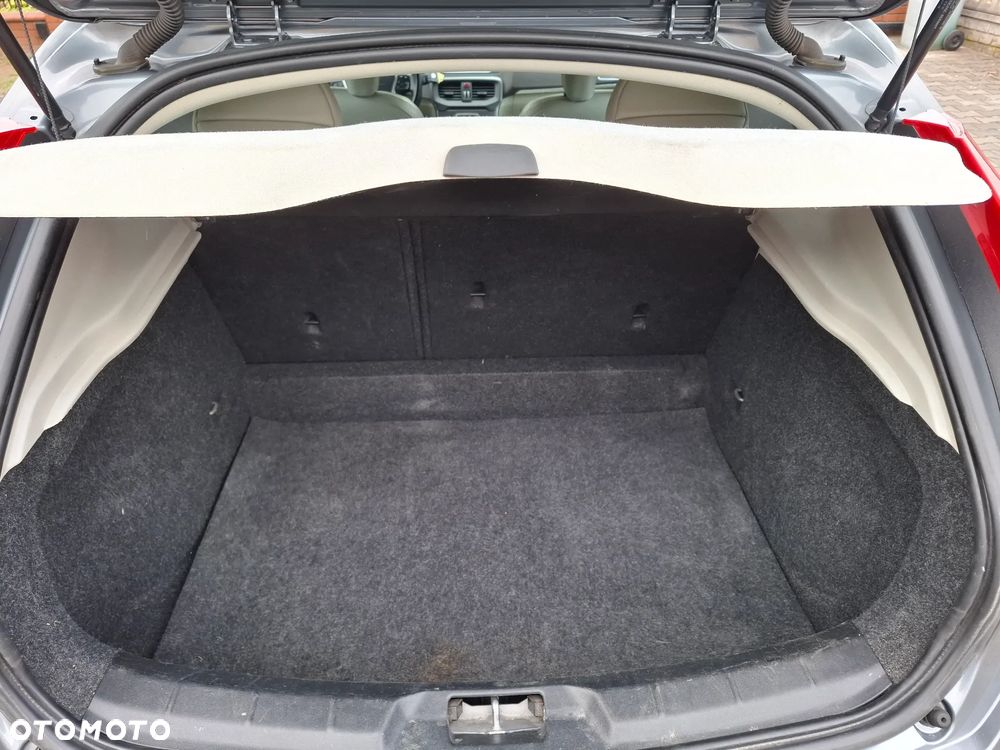 Volvo V40 D4 Geartronic You - 26