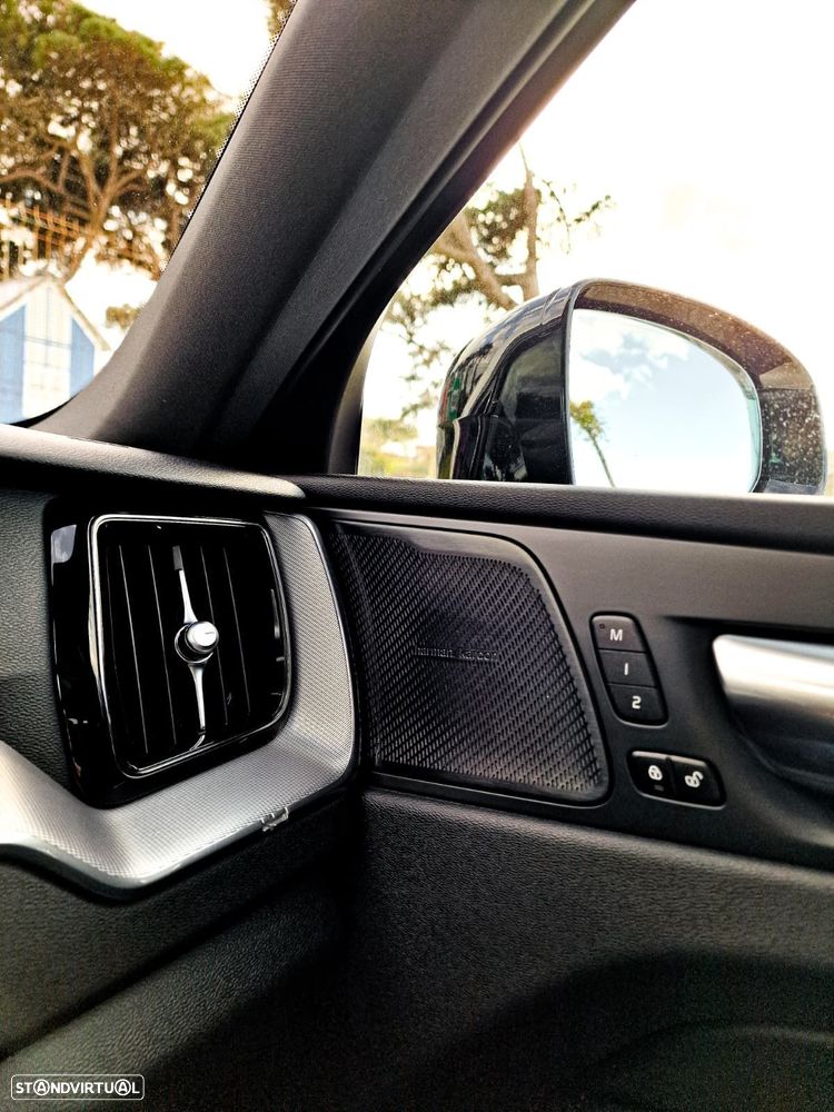 Volvo XC 60 2.0 T6 PHEV R-Design AWD — fotografia 6