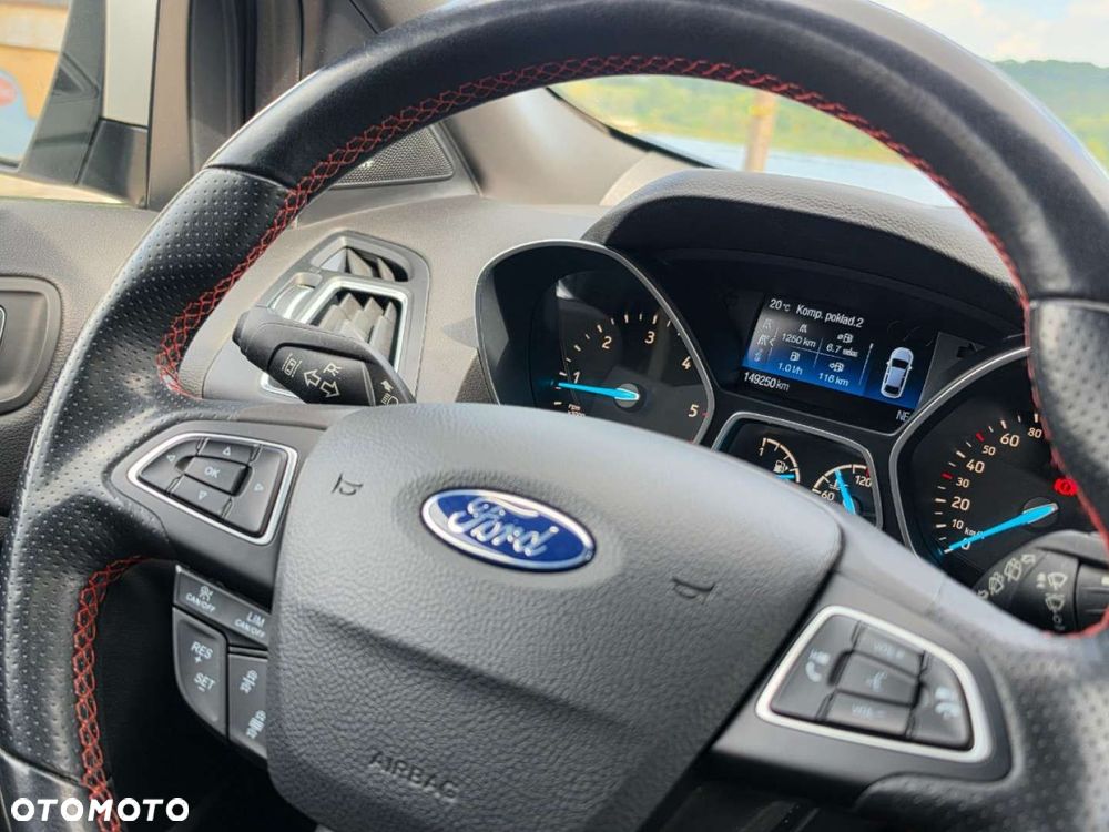 Ford Kuga - 26