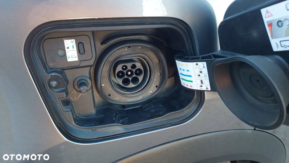 Renault Captur E-TECH PLUG-in 160 INTENS - 12