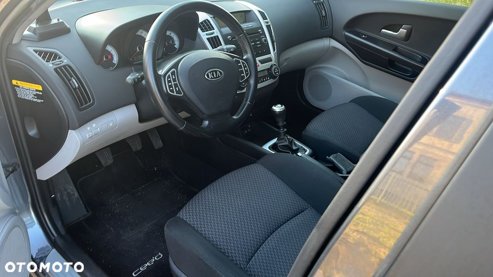 Kia Ceed 1.6 Comfort + - 8