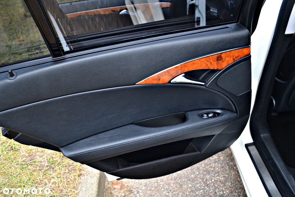 Mercedes-Benz Klasa E 200 Kompressor Automatik Elegance - 32