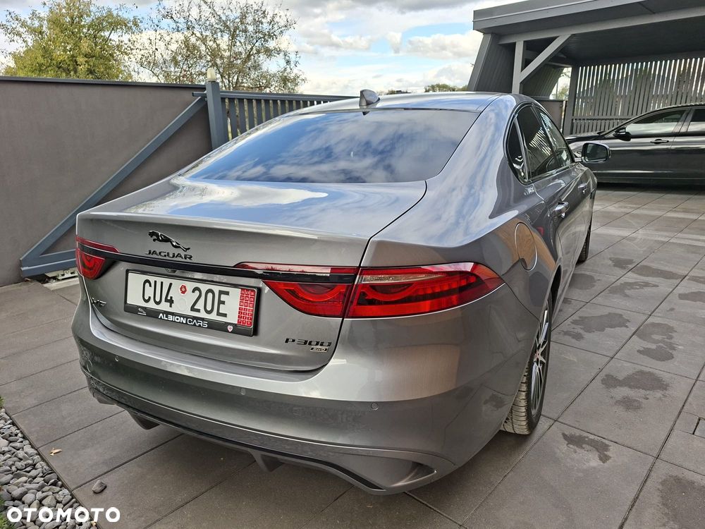 Jaguar XF P300 AWD Sportbrake R-Dynamic SE - 4