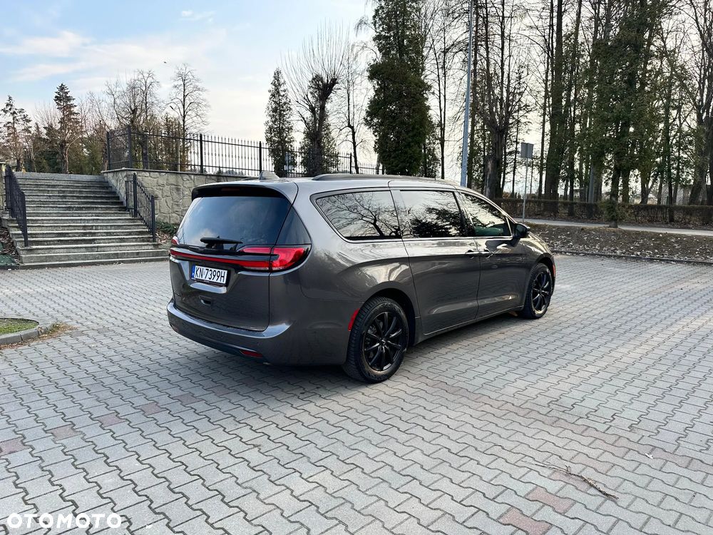 Chrysler Pacifica - 3