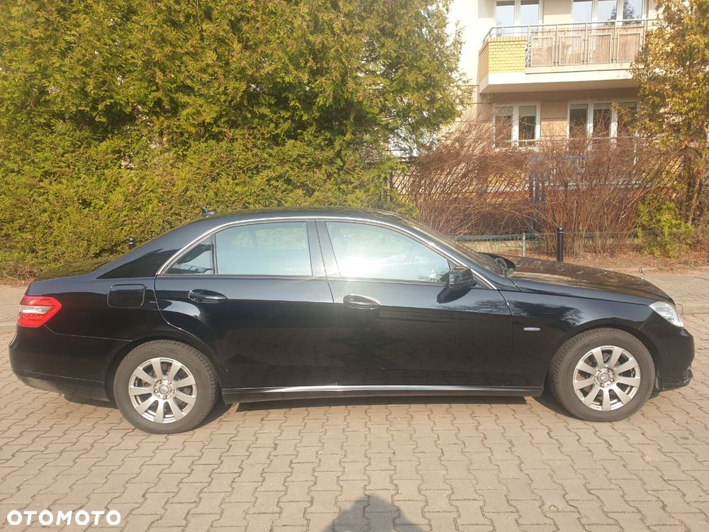 Mercedes-Benz Klasa E 200 BlueEFFICIENCY Automatik Classic - 6