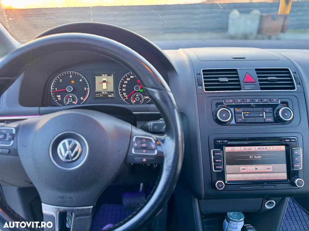 Volkswagen Touran 2.0 TDI DPF Highline DSG - 13