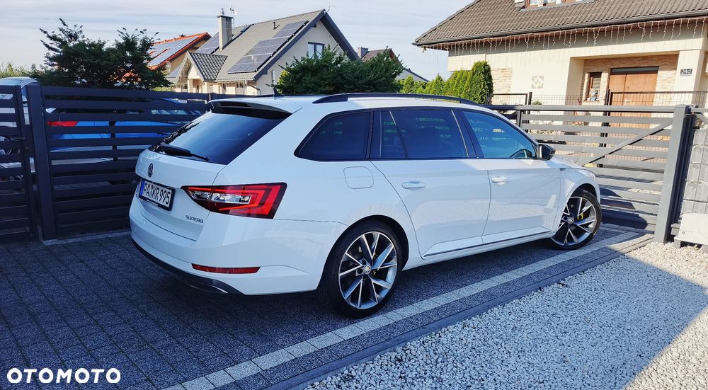 Skoda Superb 2.0 TDI DSG Sportline - 7
