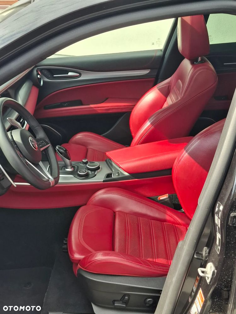 Alfa Romeo Stelvio - 14