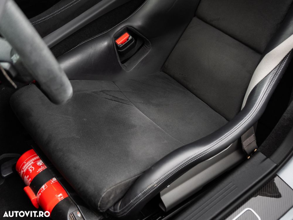 Mercedes-Benz AMG GT - 35