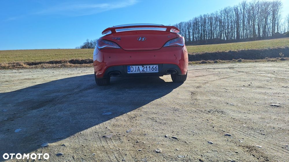Hyundai Genesis Coupe - 10