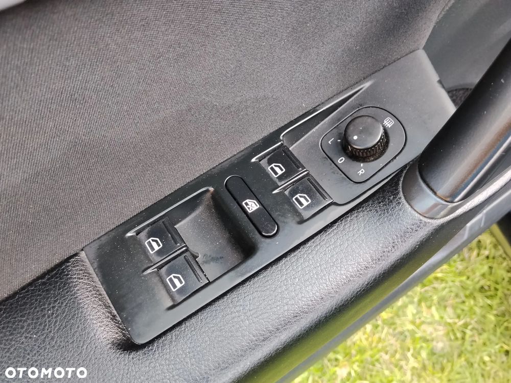 Volkswagen Passat 1.6 TDI Trendline - 26