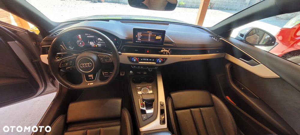 Audi A4 Avant 2.0 TDI S tronic - 12