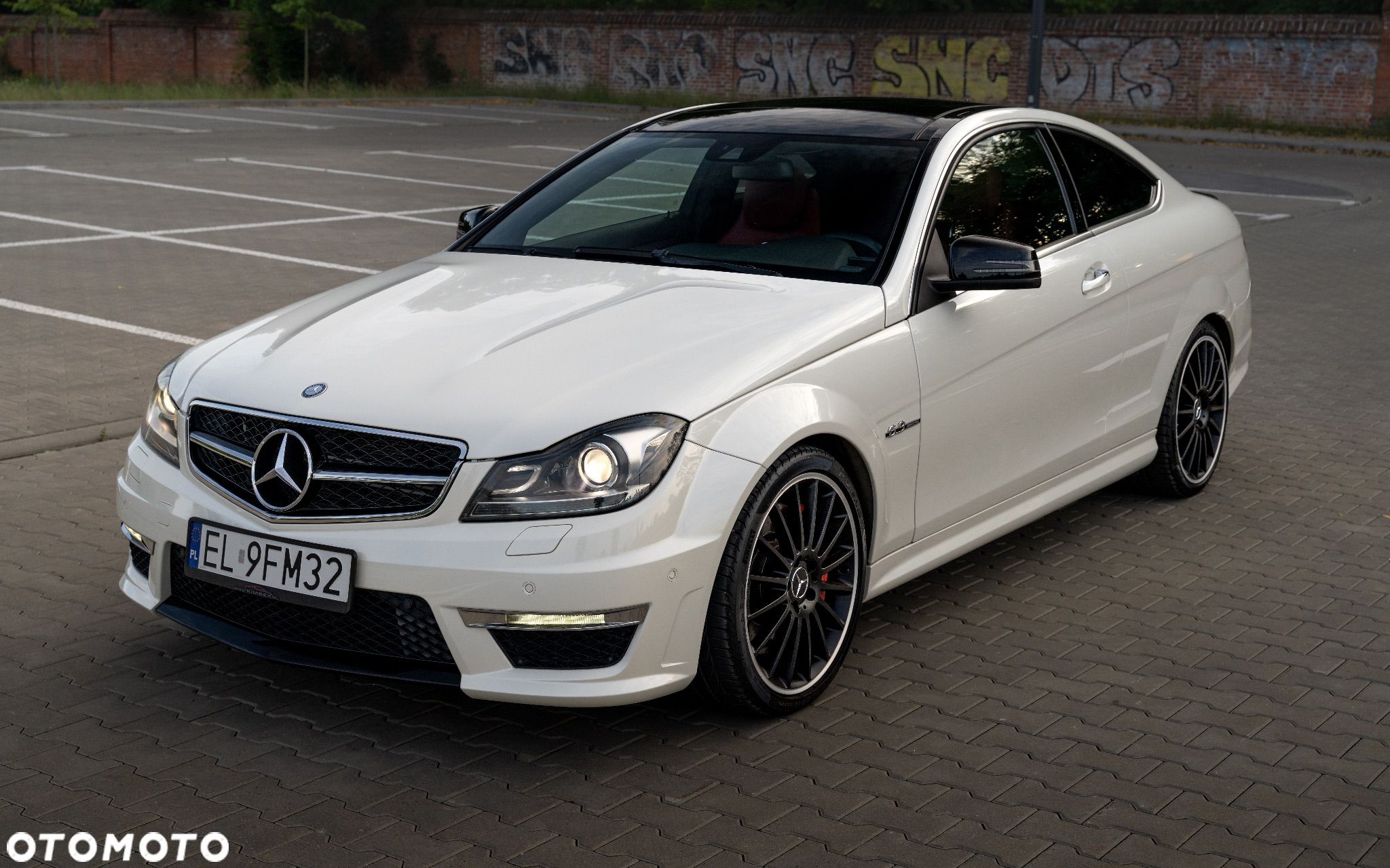 Mercedes-Benz Klasa C 63 AMG Coupe AMG SPEEDSHIFT MCT AMG Performance Package - 1