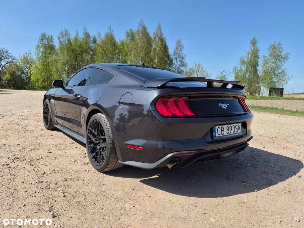 Ford Mustang - 12