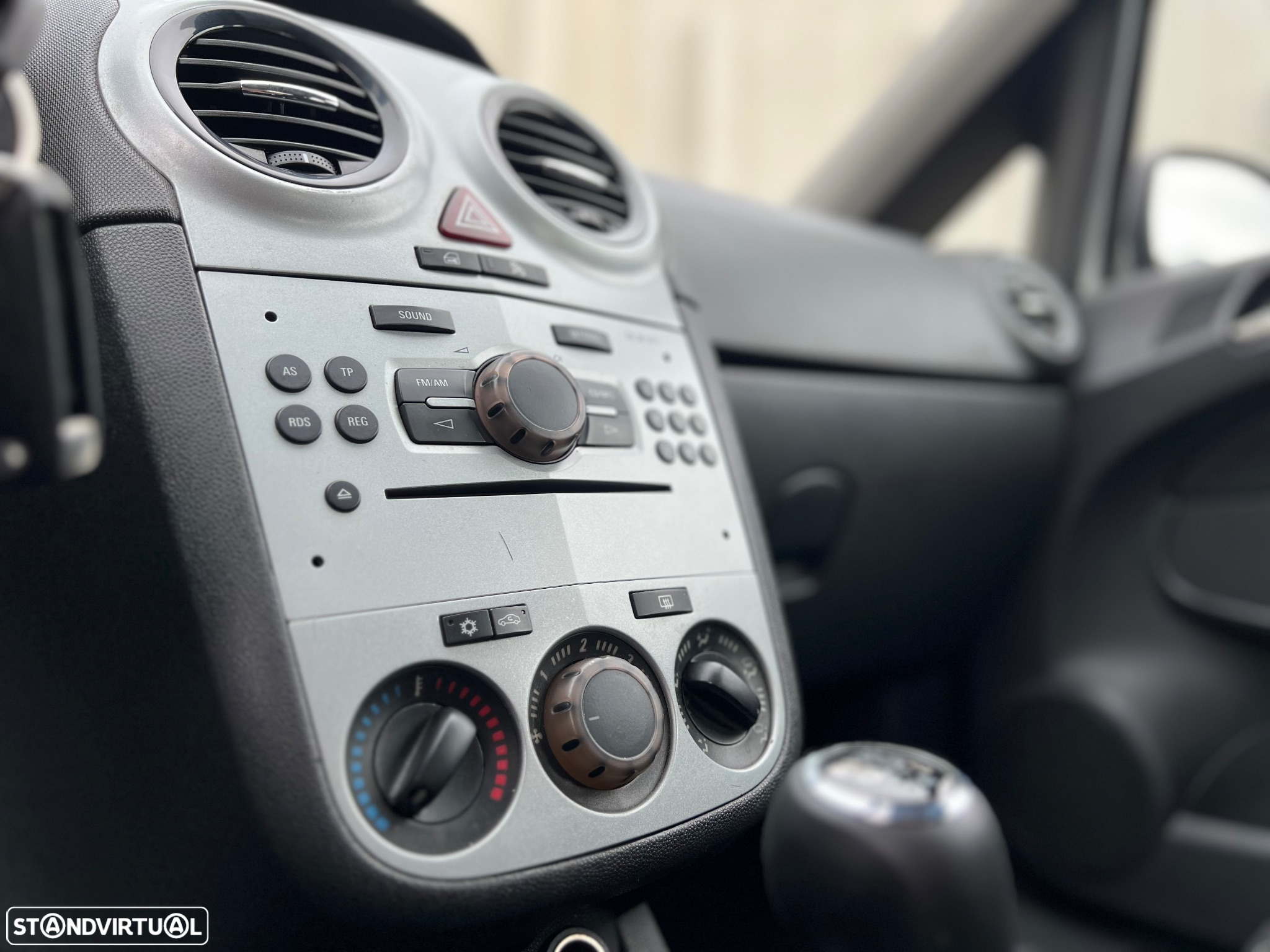 Opel Corsa 1.3 CDTi Enjoy EcoFLEX - 9