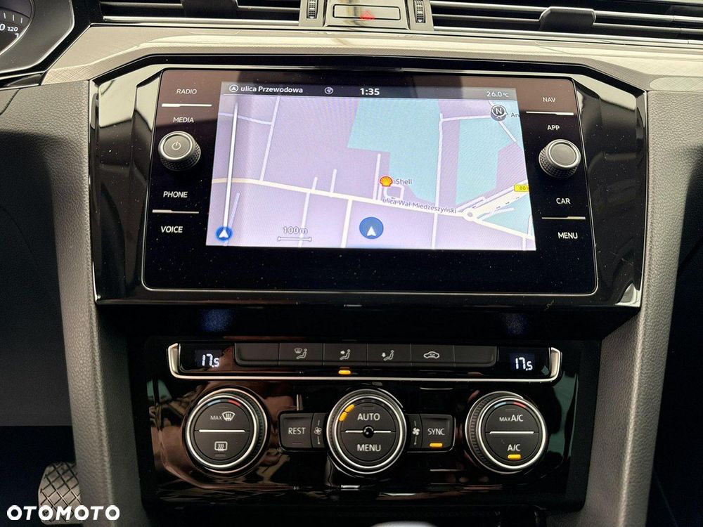 Volkswagen Passat - 27