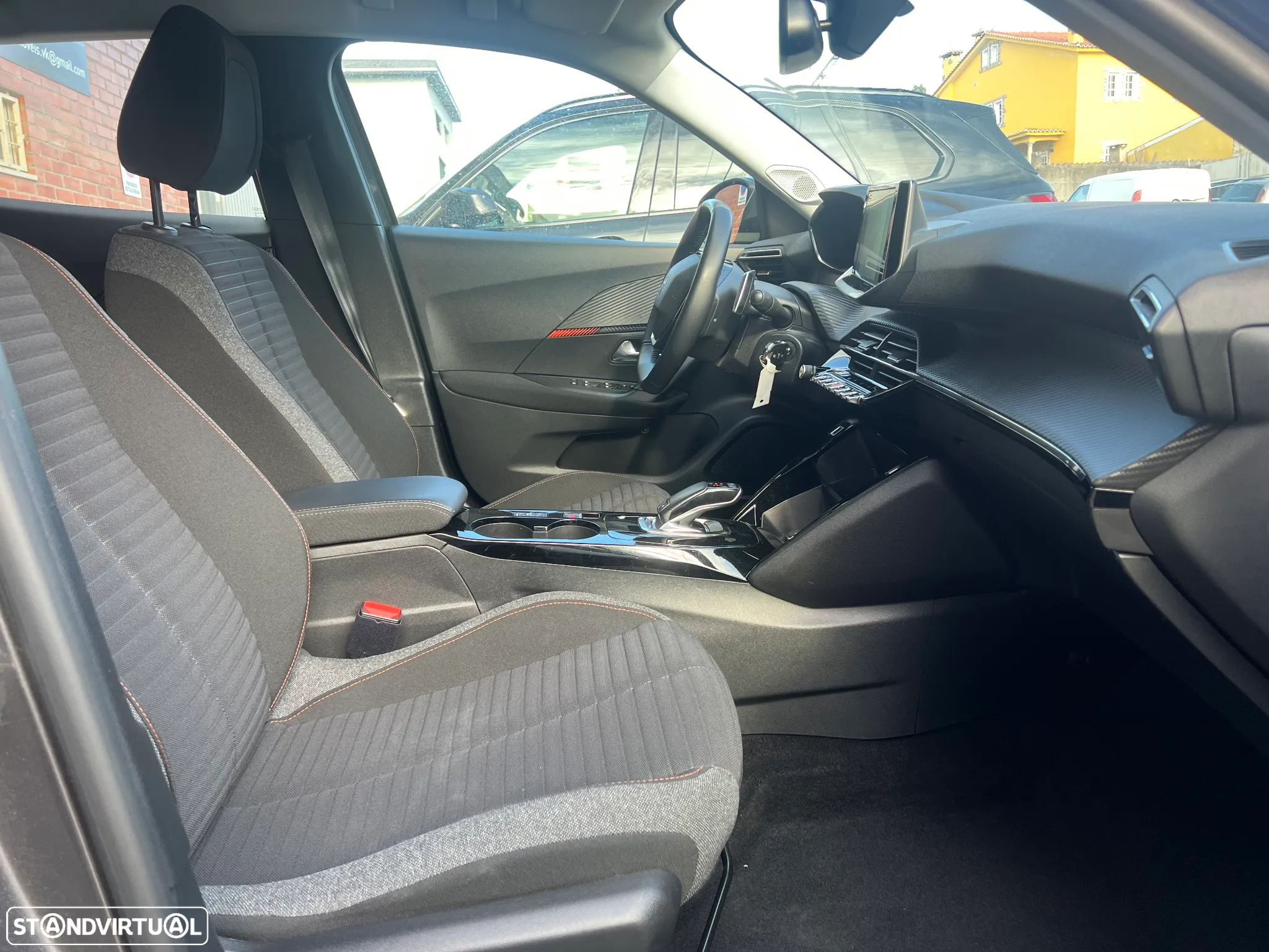 Peugeot 2008 1.2 PureTech Active Pack EAT8 - 10
