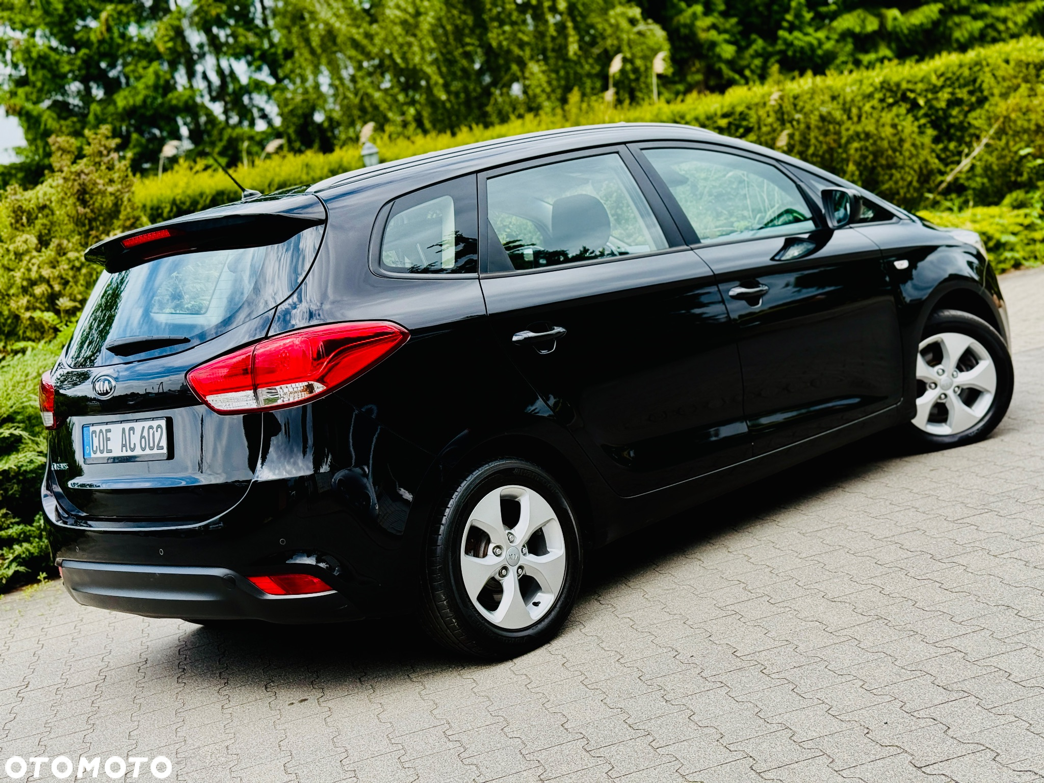 Kia Carens 1.6 GDI Dream Team Edition - 20