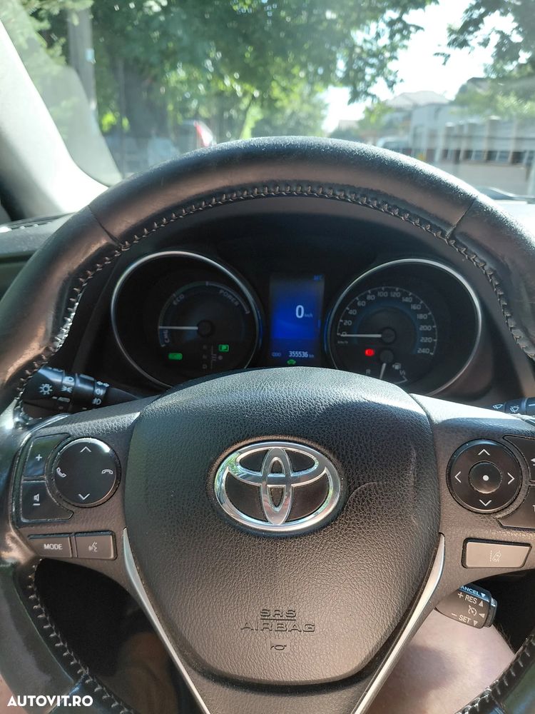 Toyota Auris 1.8 L VVT-i Luna - 8