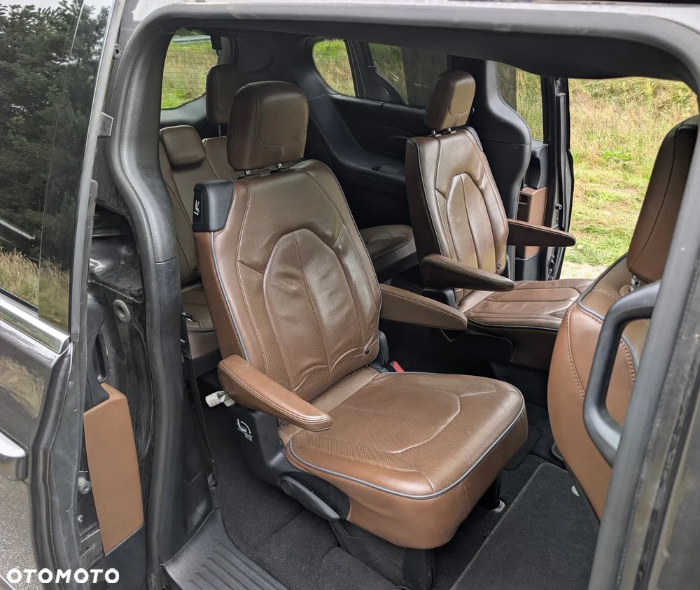 Chrysler Pacifica - 21