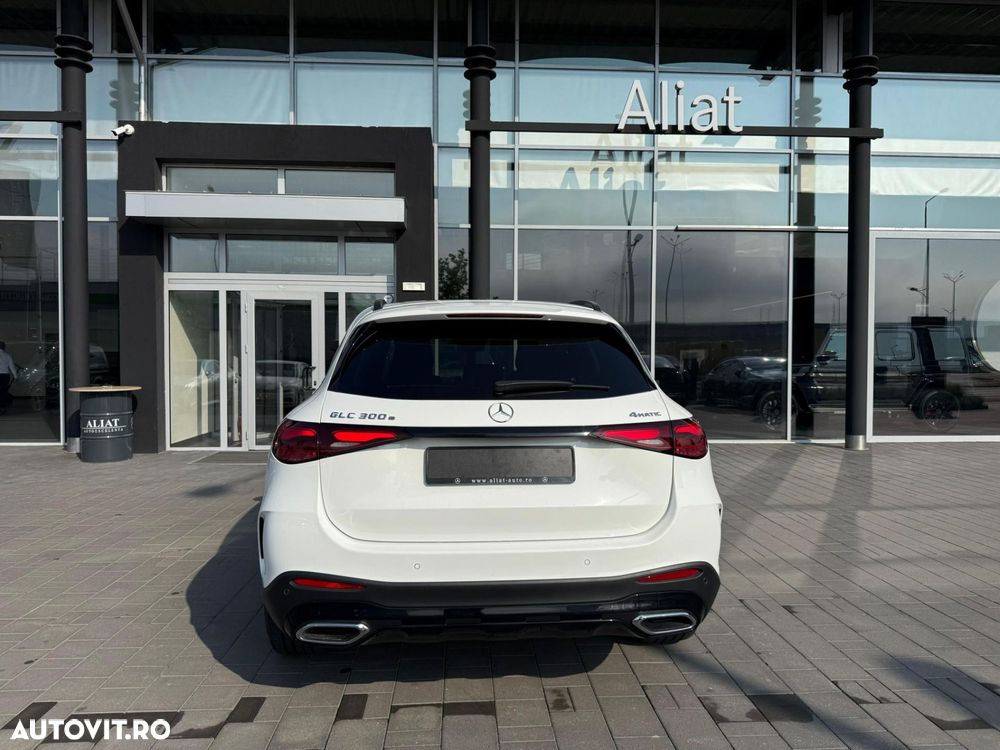 Mercedes-Benz GLC 300 e 4MATIC - 4