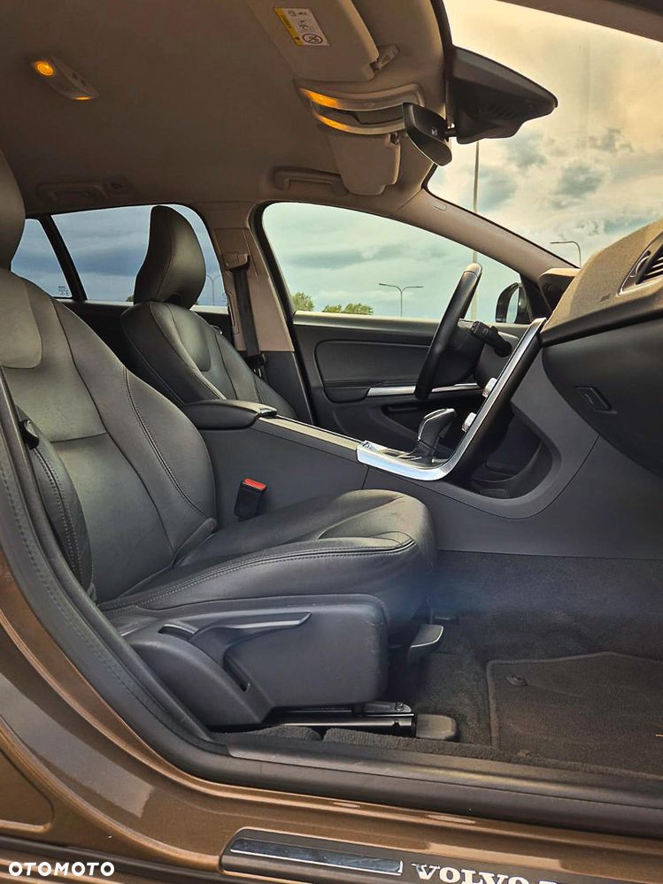 Volvo V60 Cross Country T5 AWD Momentum - 19