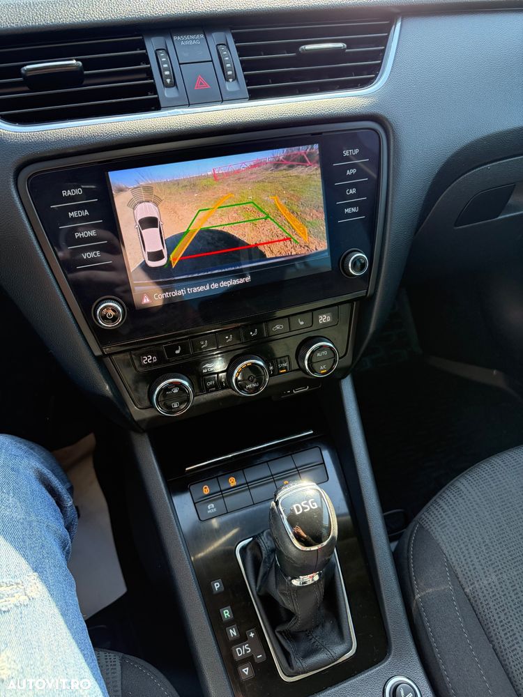 Skoda Octavia 2.0 TDI DSG Style - 26