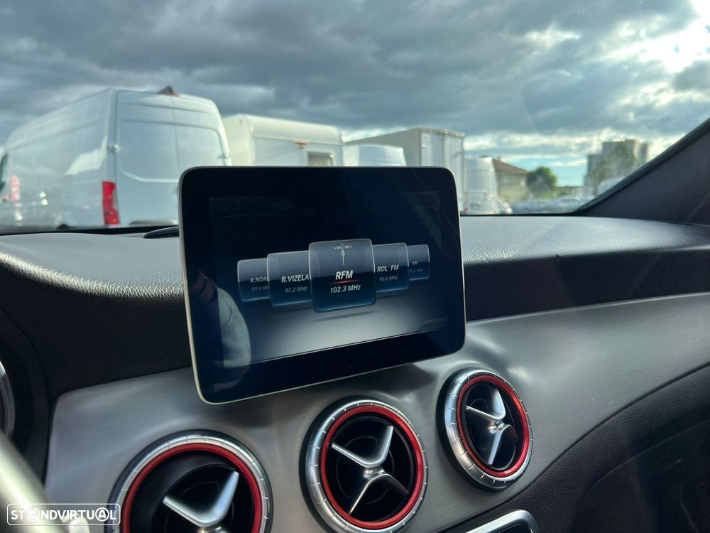 Mercedes-Benz CLA 200 - 33