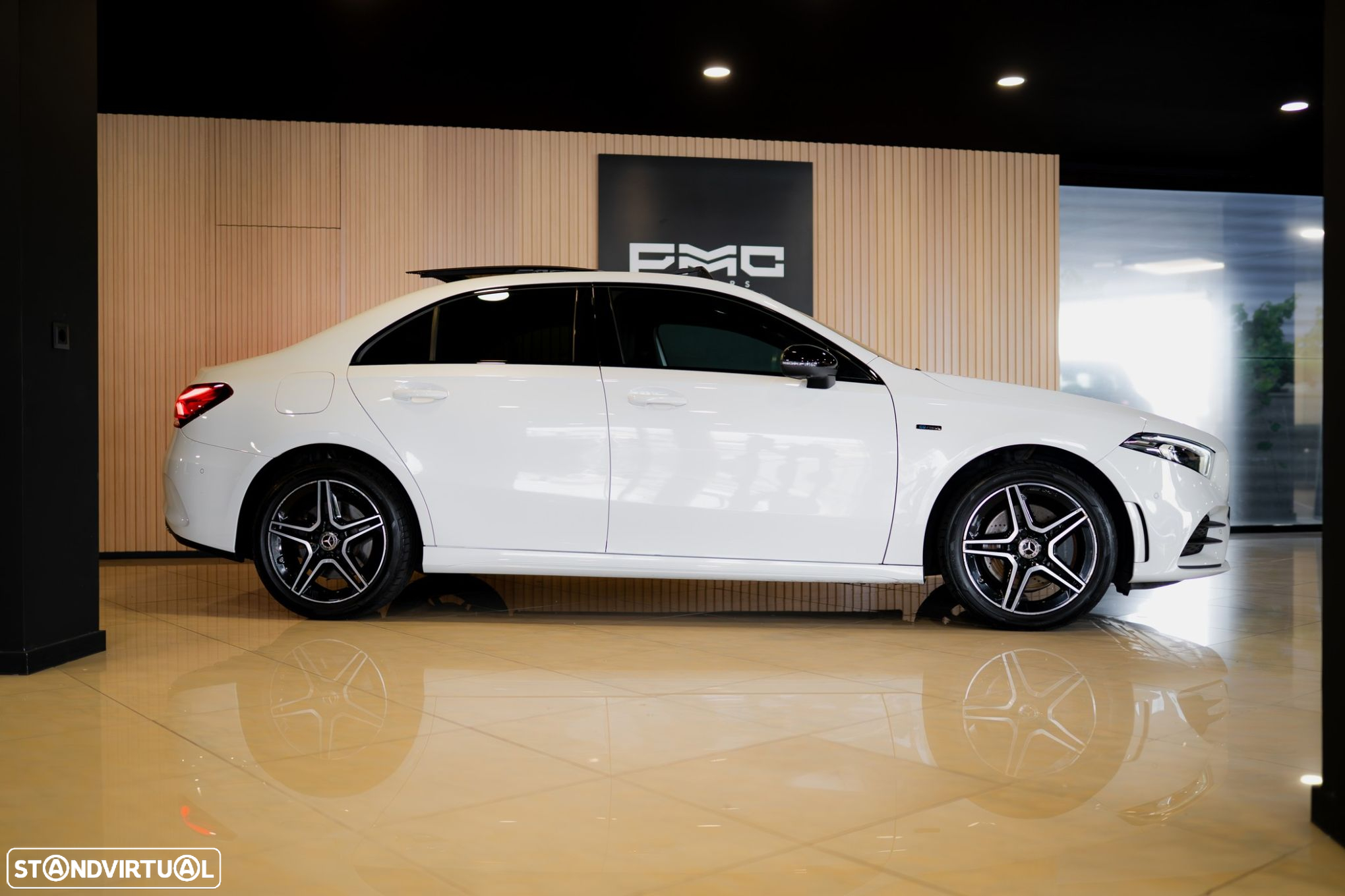 Mercedes-Benz A 250 Limousine e AMG Line - 5