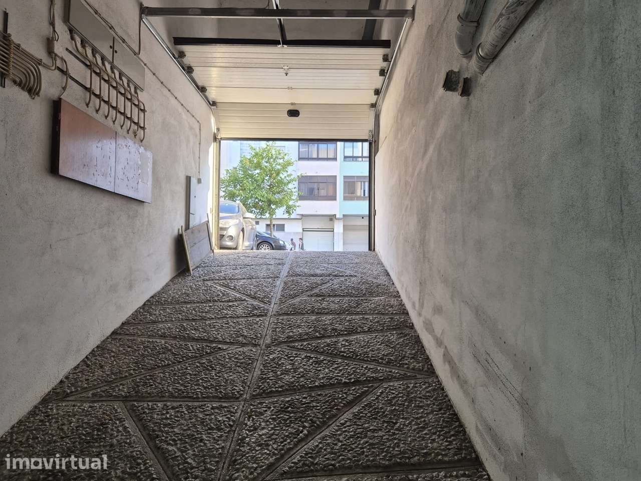 Arrenda-se Garagem Box com 25m2 no centro do Feijó - Grande imagem: 2/7