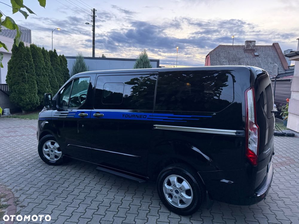 Ford Tourneo Custom 2017 photo 2